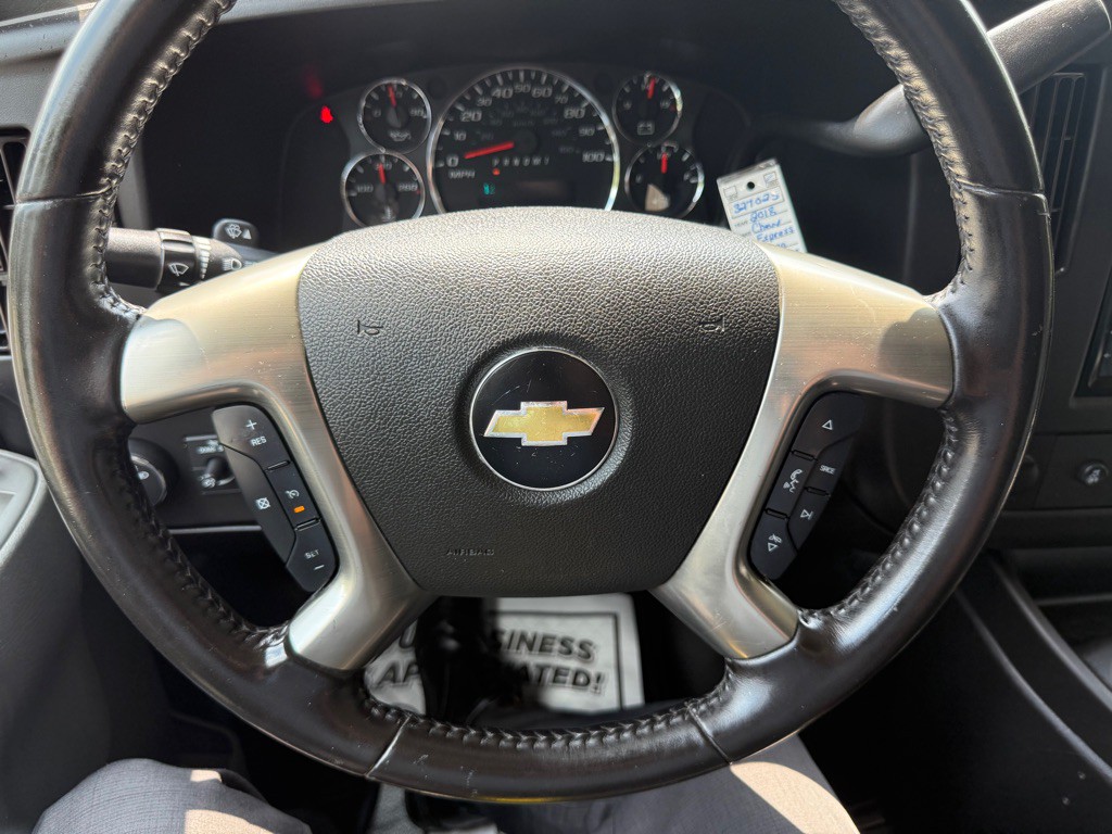 2018 Chevrolet Express Image 17