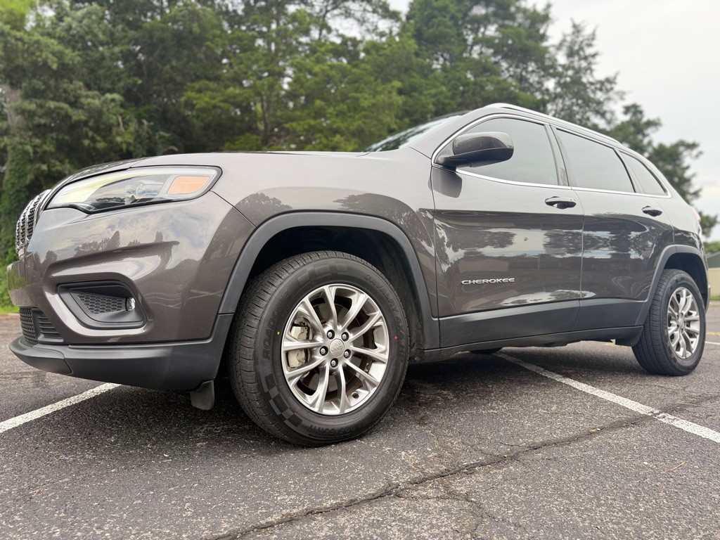 2019 Jeep Cherokee Image 1