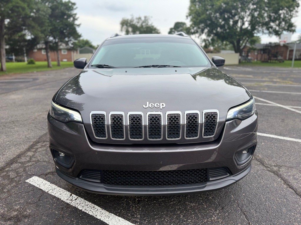 2019 Jeep Cherokee Image 2