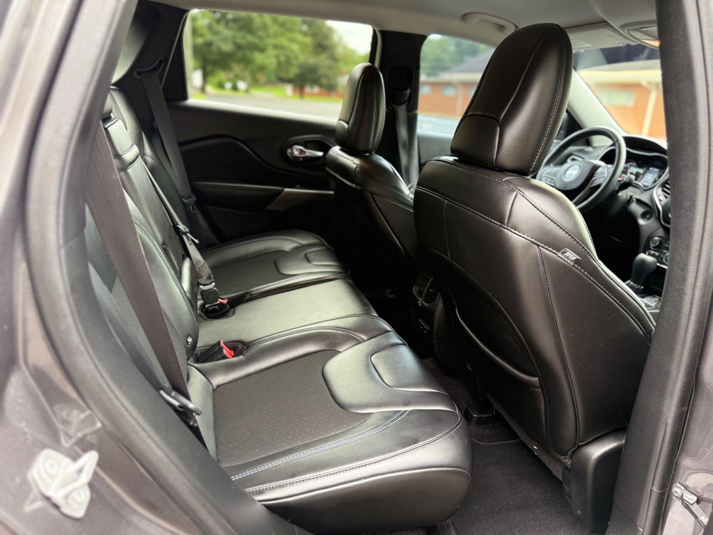 2019 Jeep Cherokee Image 14