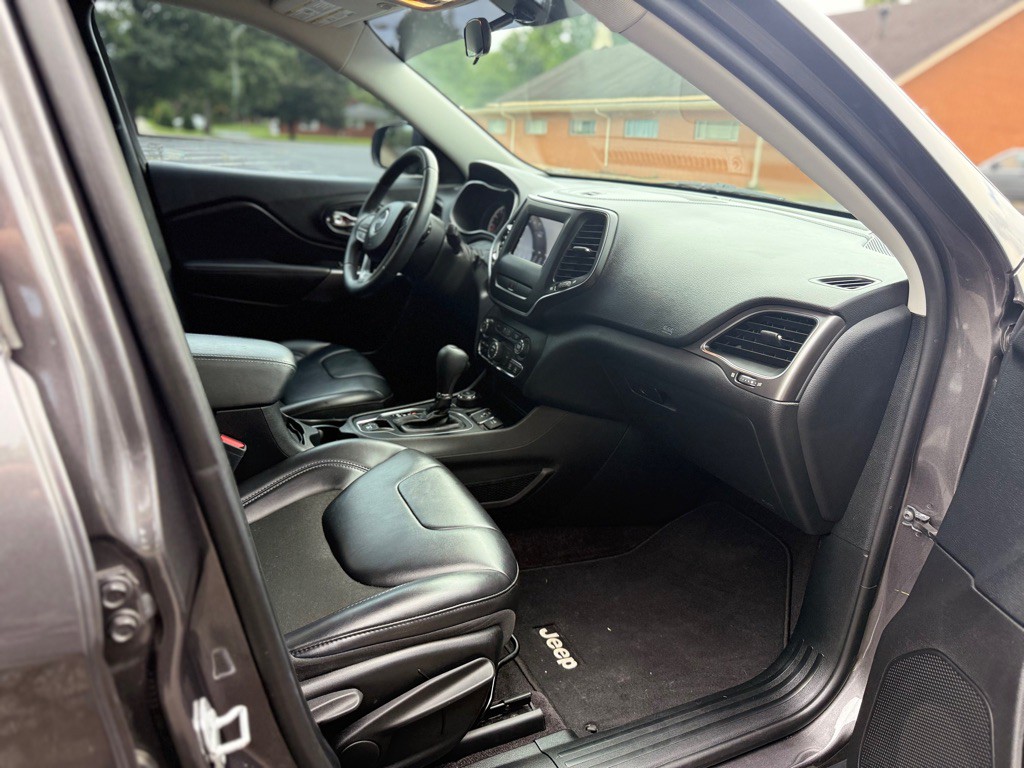 2019 Jeep Cherokee Image 15