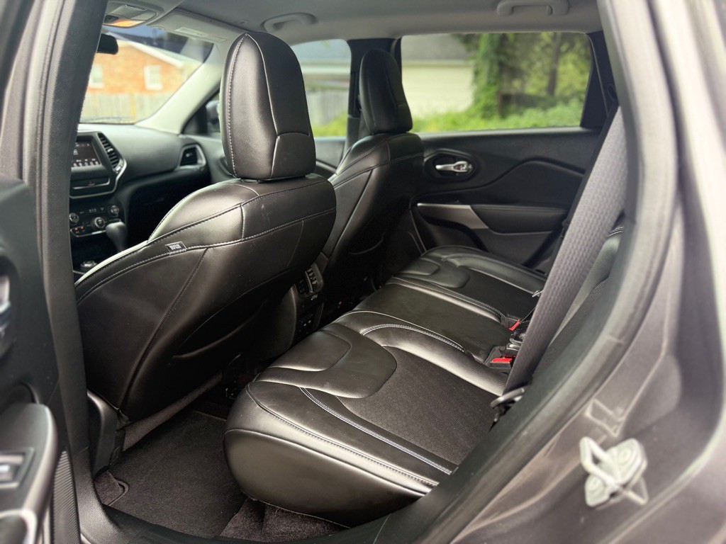 2019 Jeep Cherokee Image 16