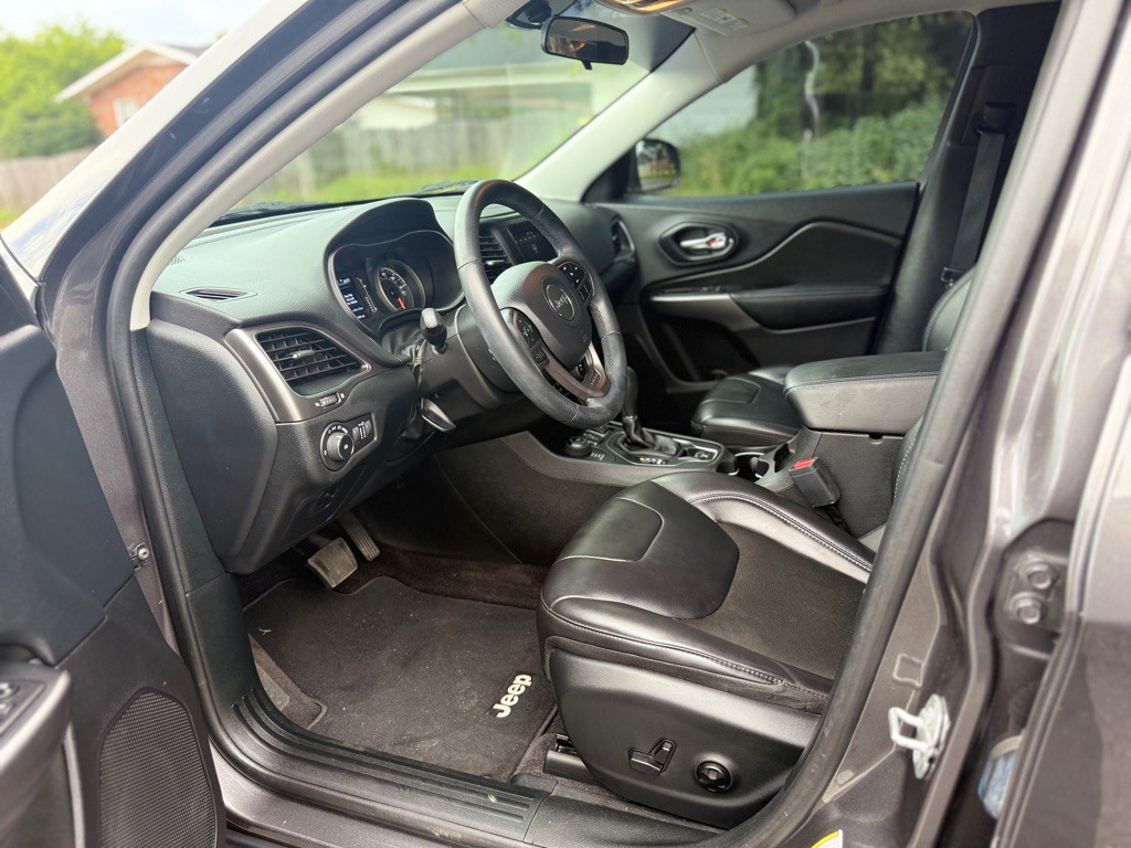 2019 Jeep Cherokee Image 17