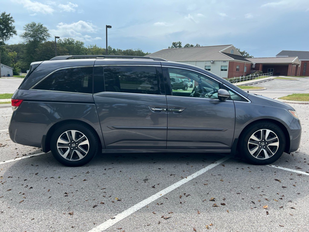 2015 Honda Odyssey Image 4