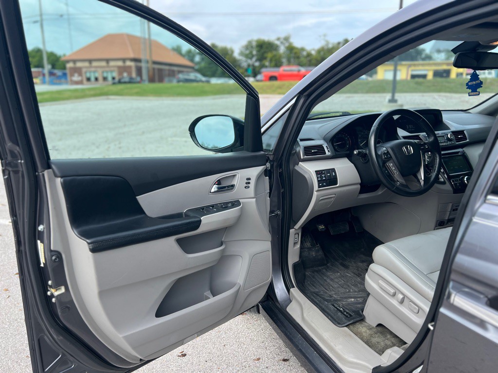 2015 Honda Odyssey Image 12