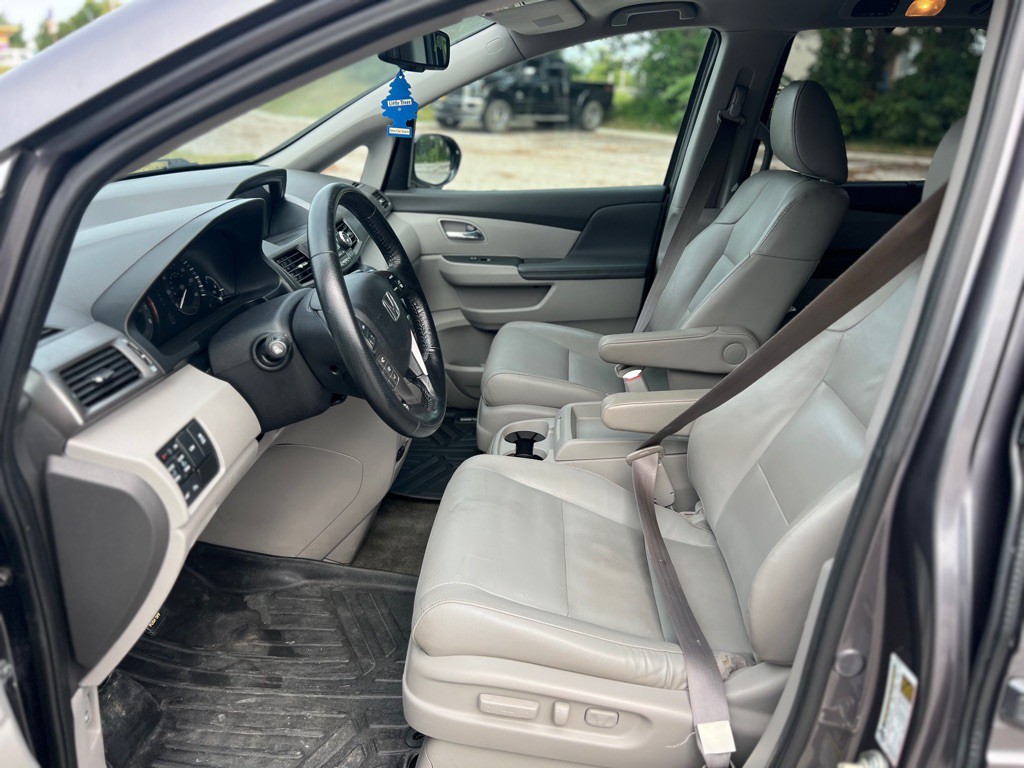 2015 Honda Odyssey Image 14