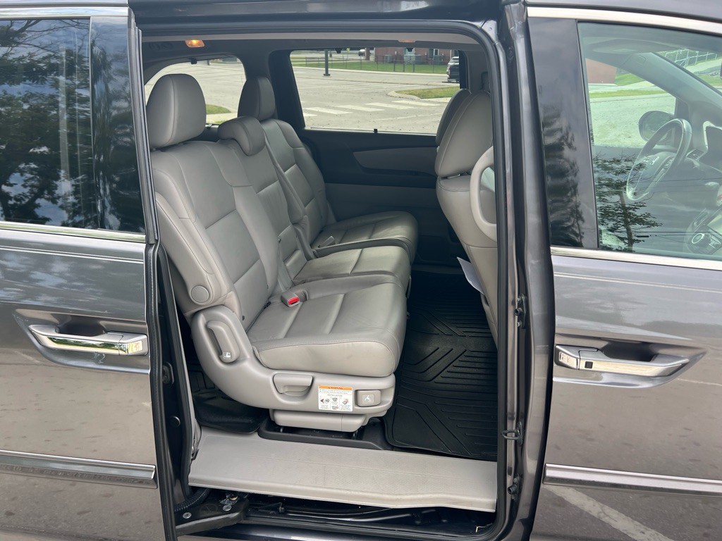 2015 Honda Odyssey Image 34