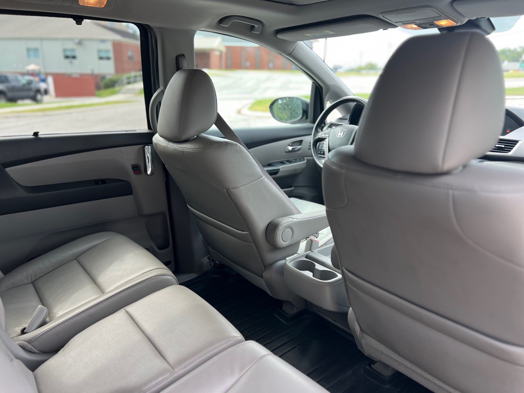 2015 Honda Odyssey Image 35
