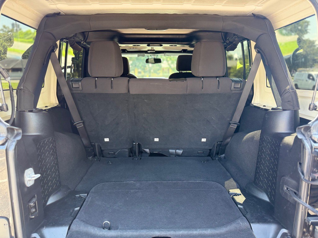 2013 Jeep Wrangler Unlimited Image 9