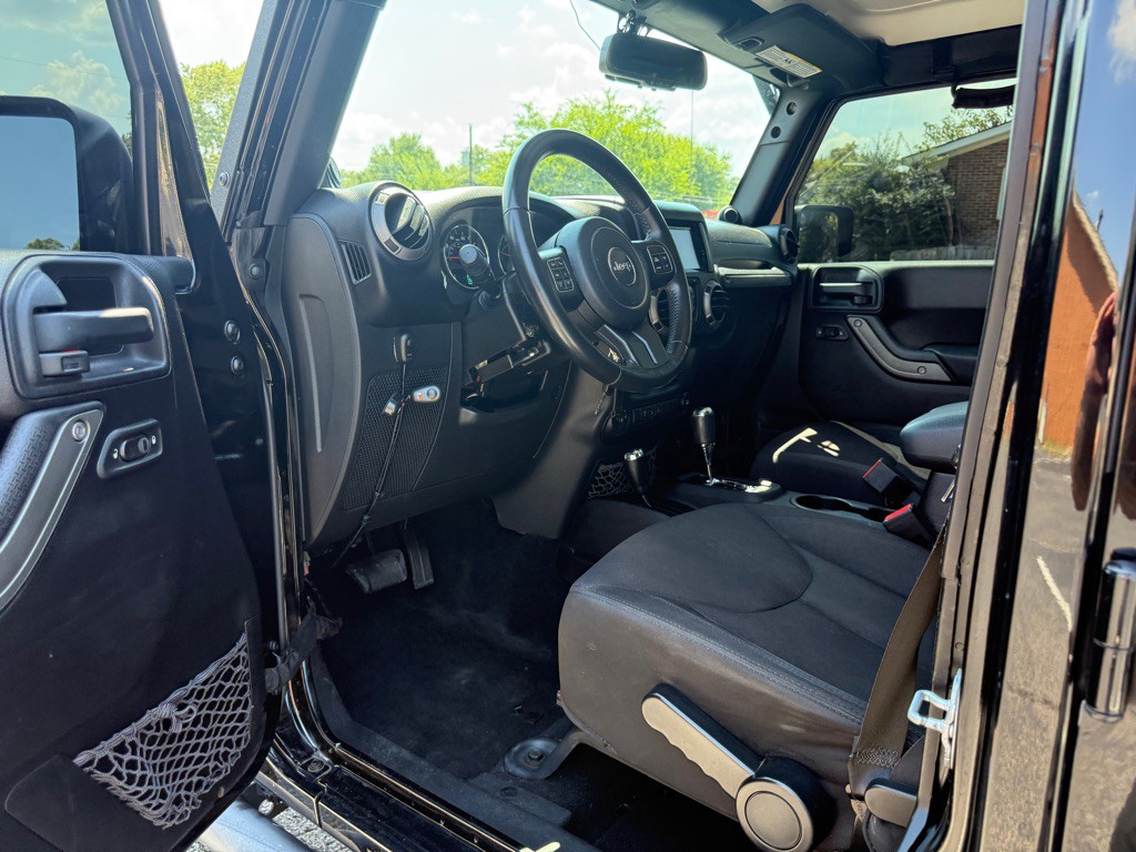 2013 Jeep Wrangler Unlimited Image 17