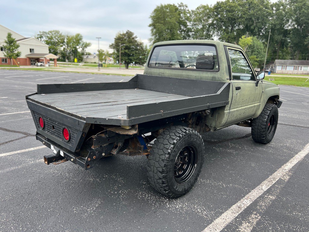 1987 Toyota Pickup Image 5
