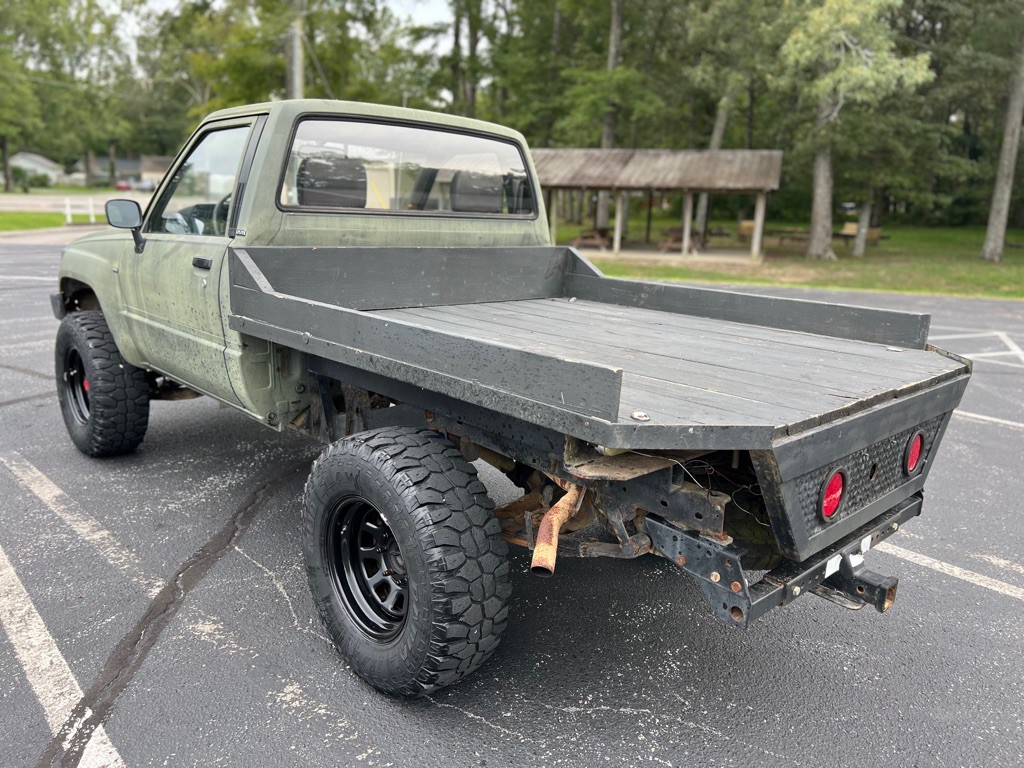 1987 Toyota Pickup Image 7