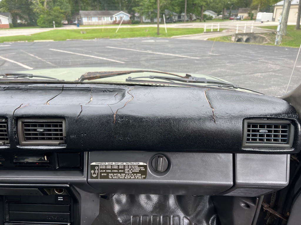 1987 Toyota Pickup Image 15