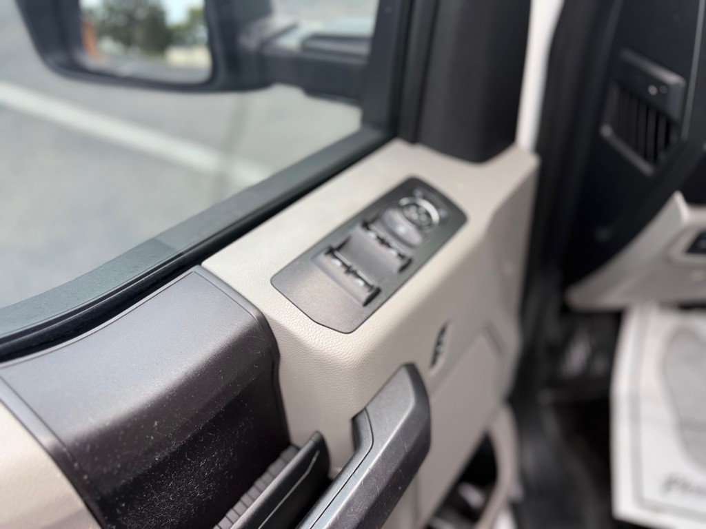 2017 Ford F-150 Image 17