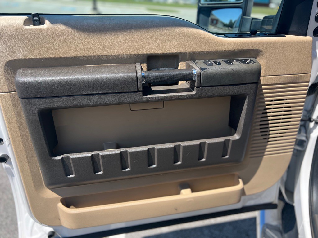 2011 Ford F-250 Image 11