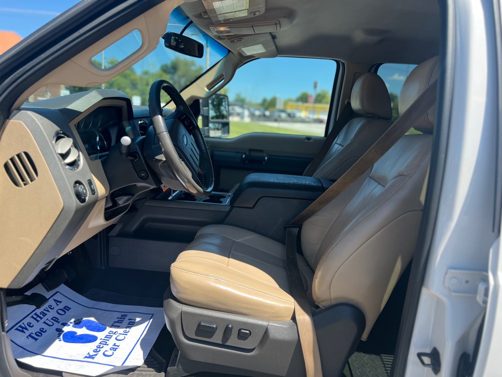 2011 Ford F-250 Image 12