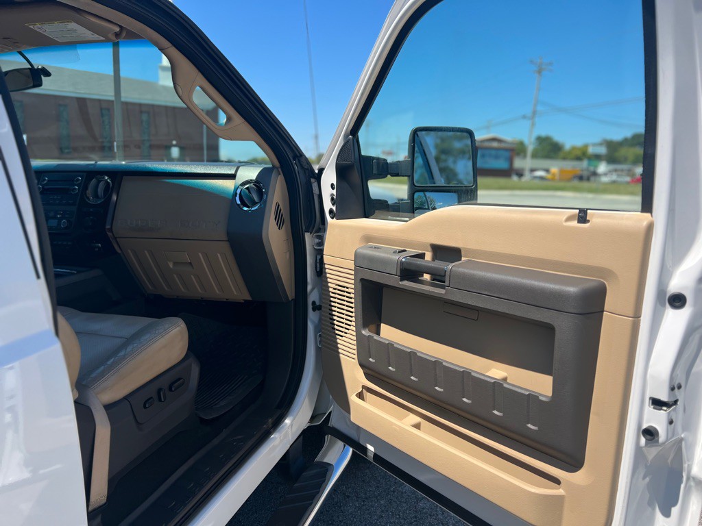 2011 Ford F-250 Image 20