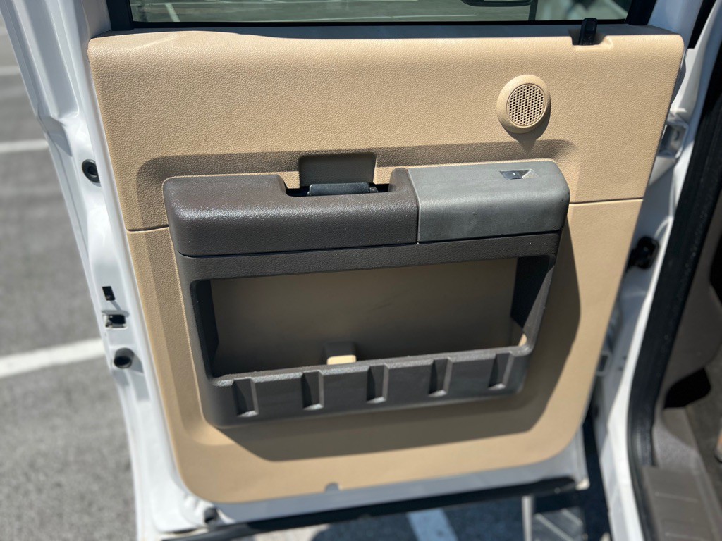 2011 Ford F-250 Image 28