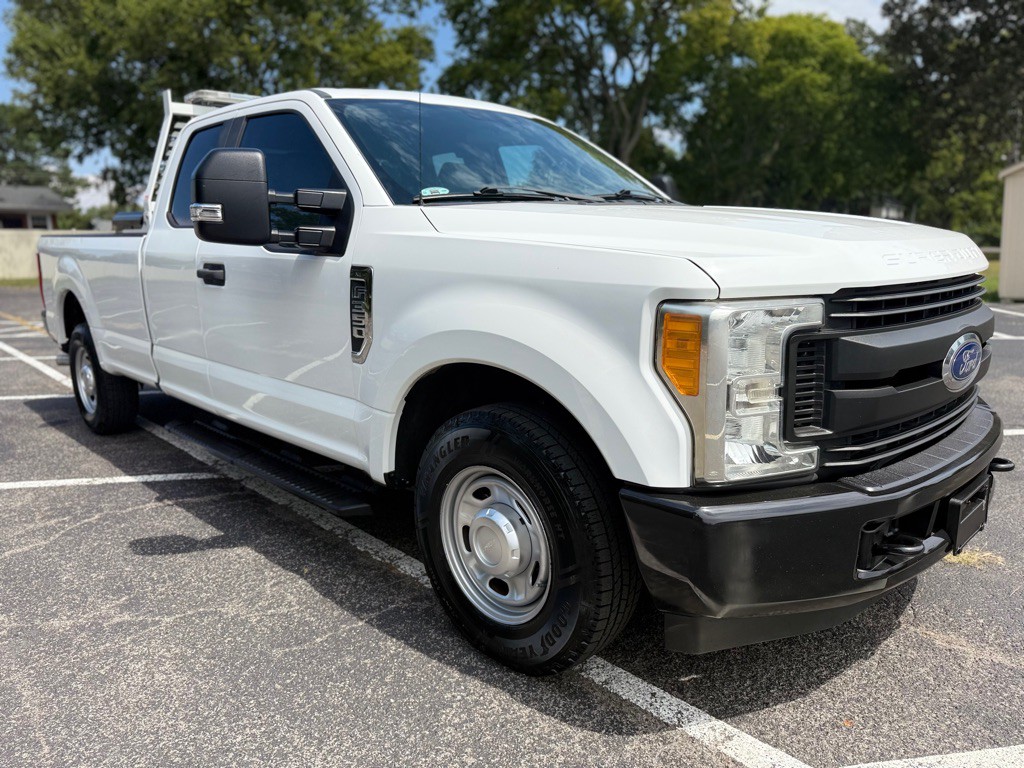 2017 Ford F-350 Image 3