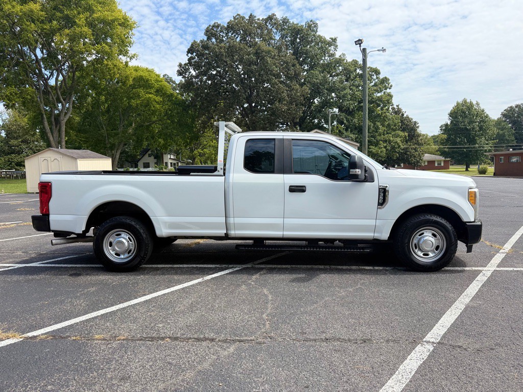 2017 Ford F-350 Image 4