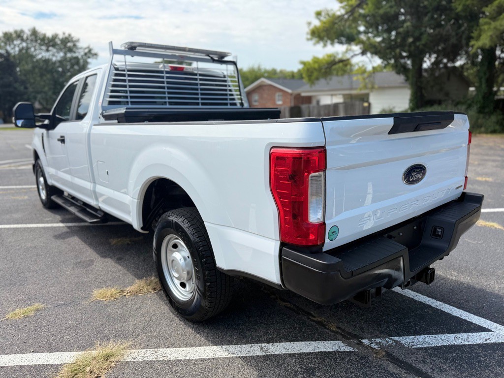 2017 Ford F-350 Image 9