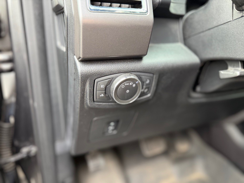 2015 Ford F-150 Image 20
