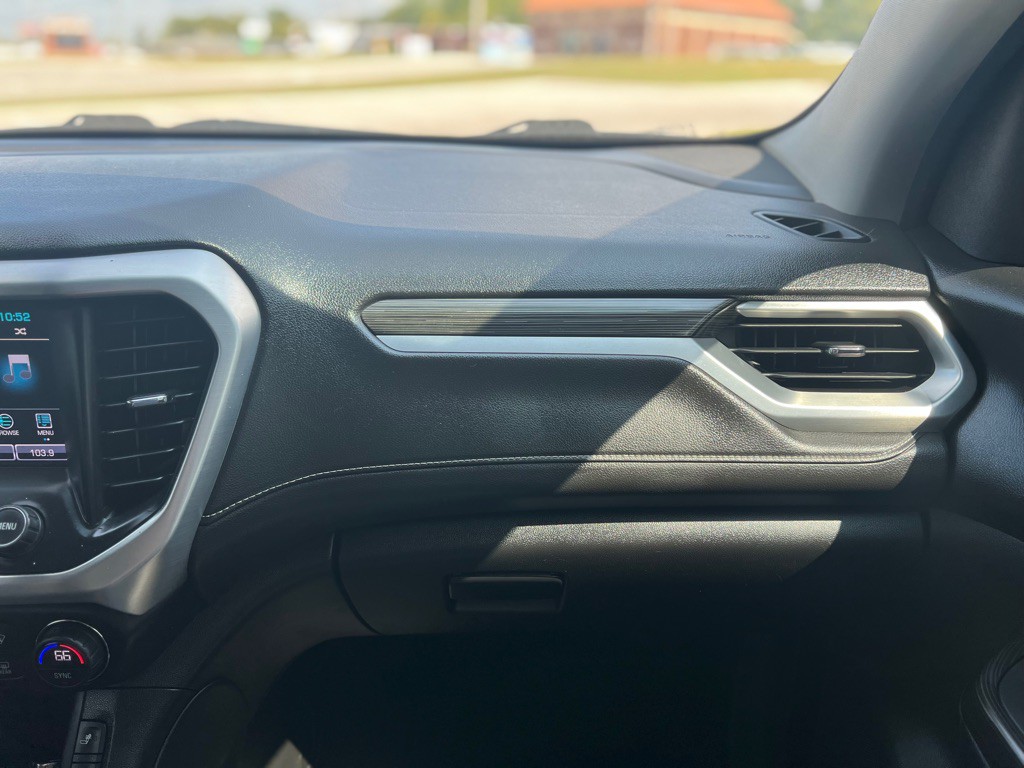 2018 GMC Acadia Image 25