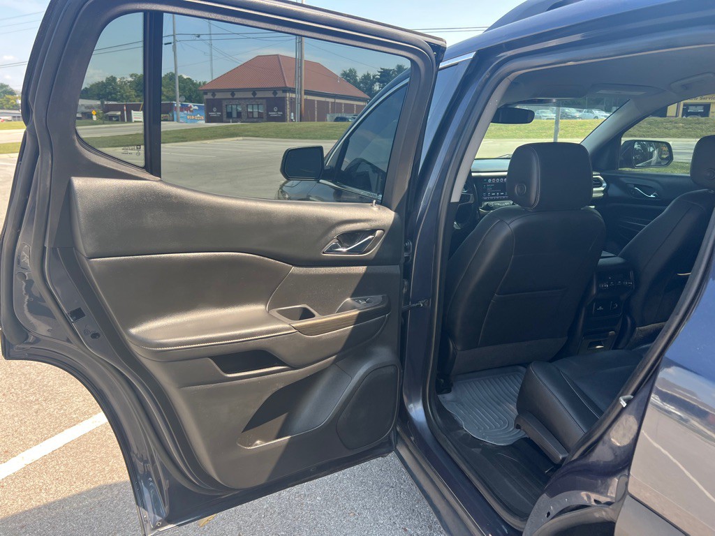 2018 GMC Acadia Image 30