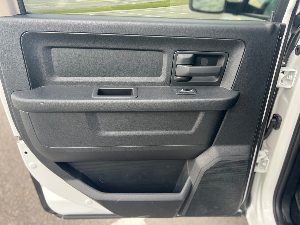 2015 RAM 1500 Image 28