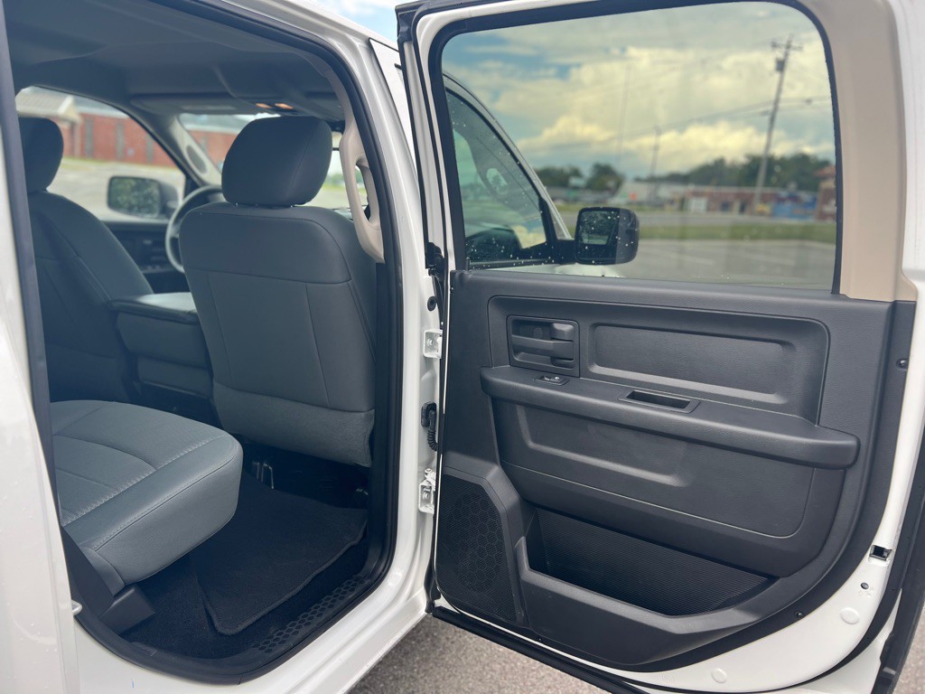 2015 RAM 1500 Image 33