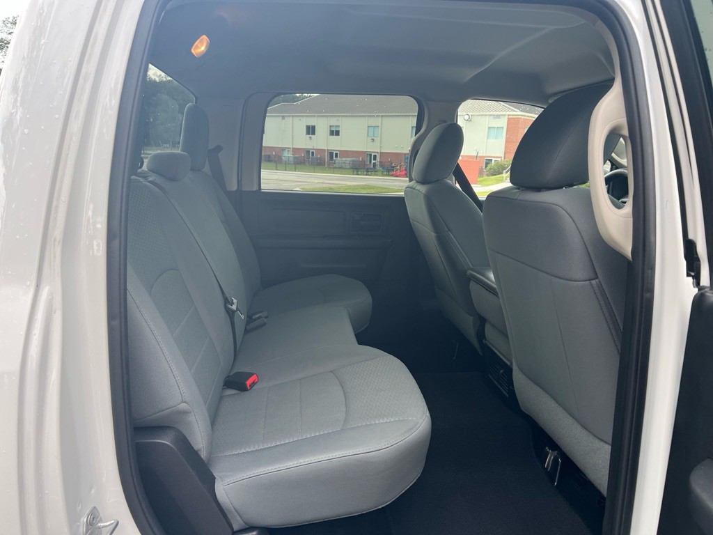 2015 RAM 1500 Image 35