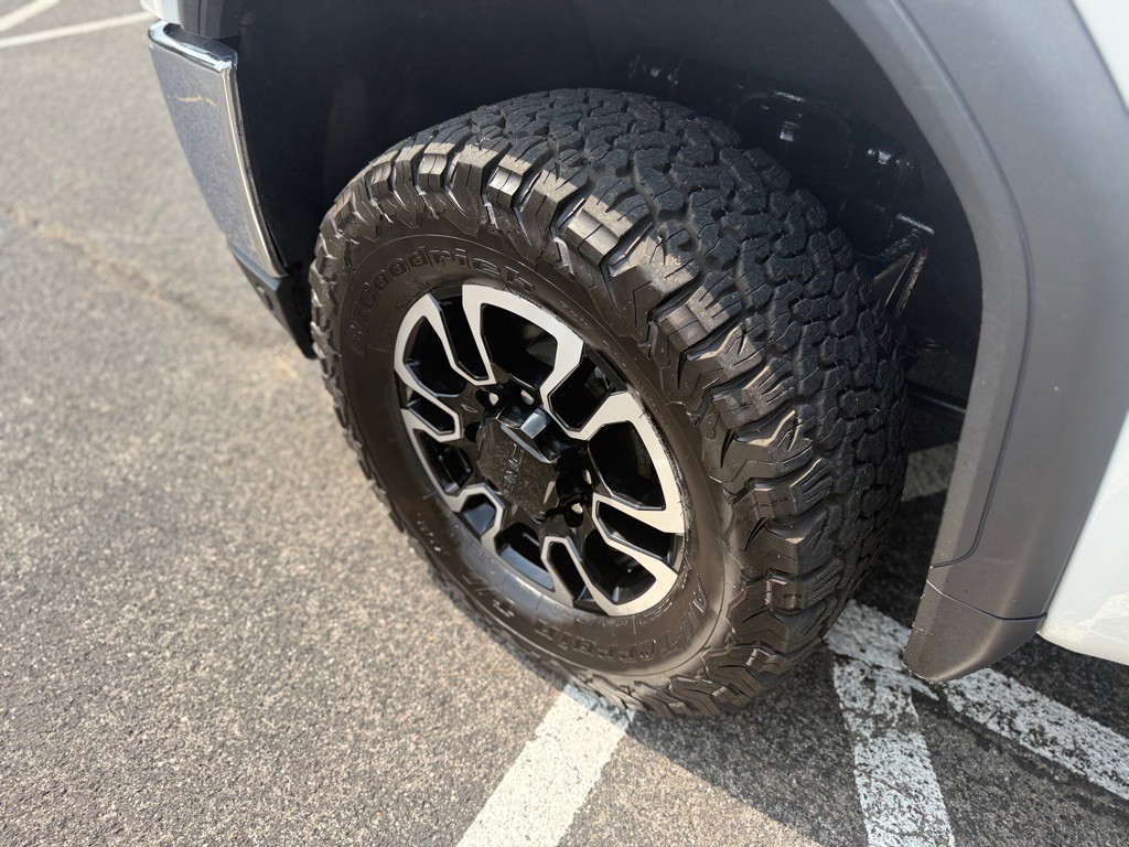 2020 GMC Sierra Image 11