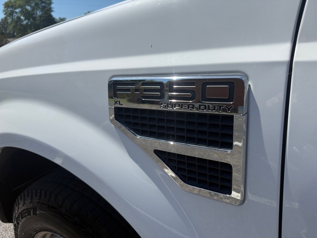 2010 Ford F-350 Image 12