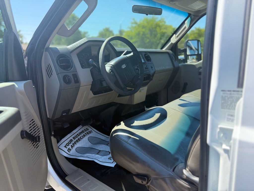 2010 Ford F-350 Image 17