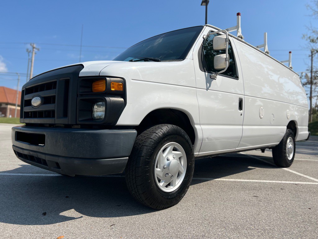 2014 Ford Econoline Image 1