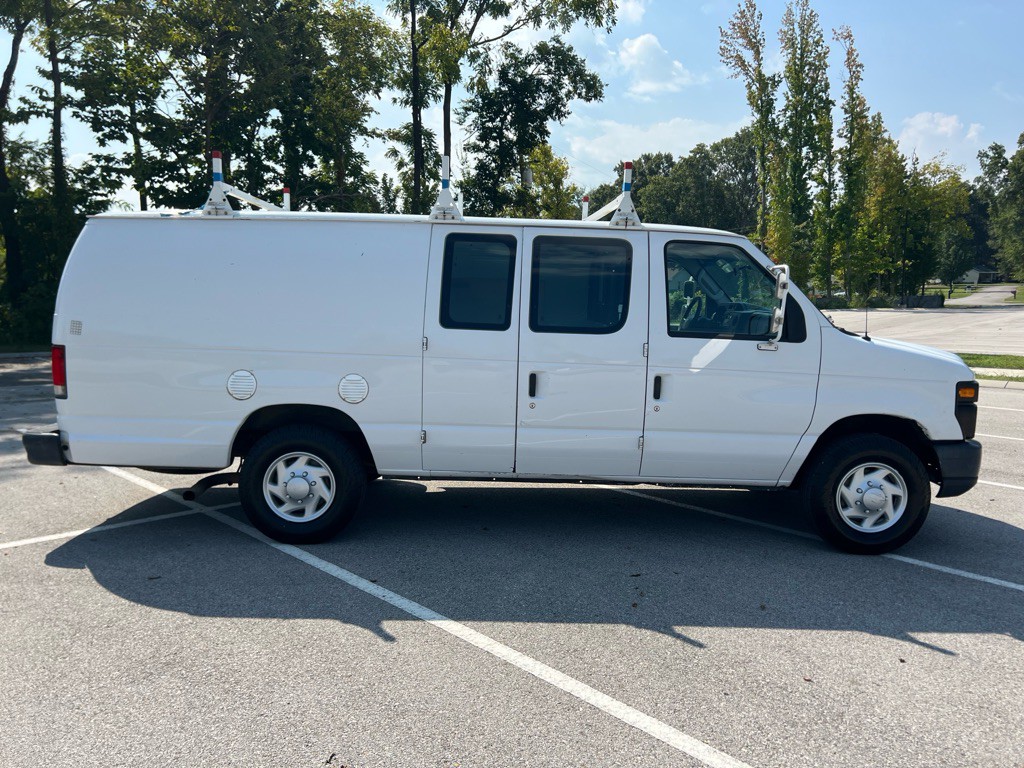 2014 Ford Econoline Image 4