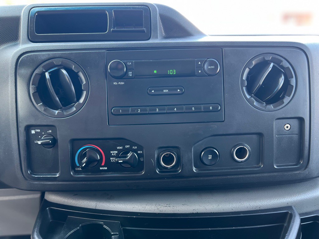 2014 Ford Econoline Image 21
