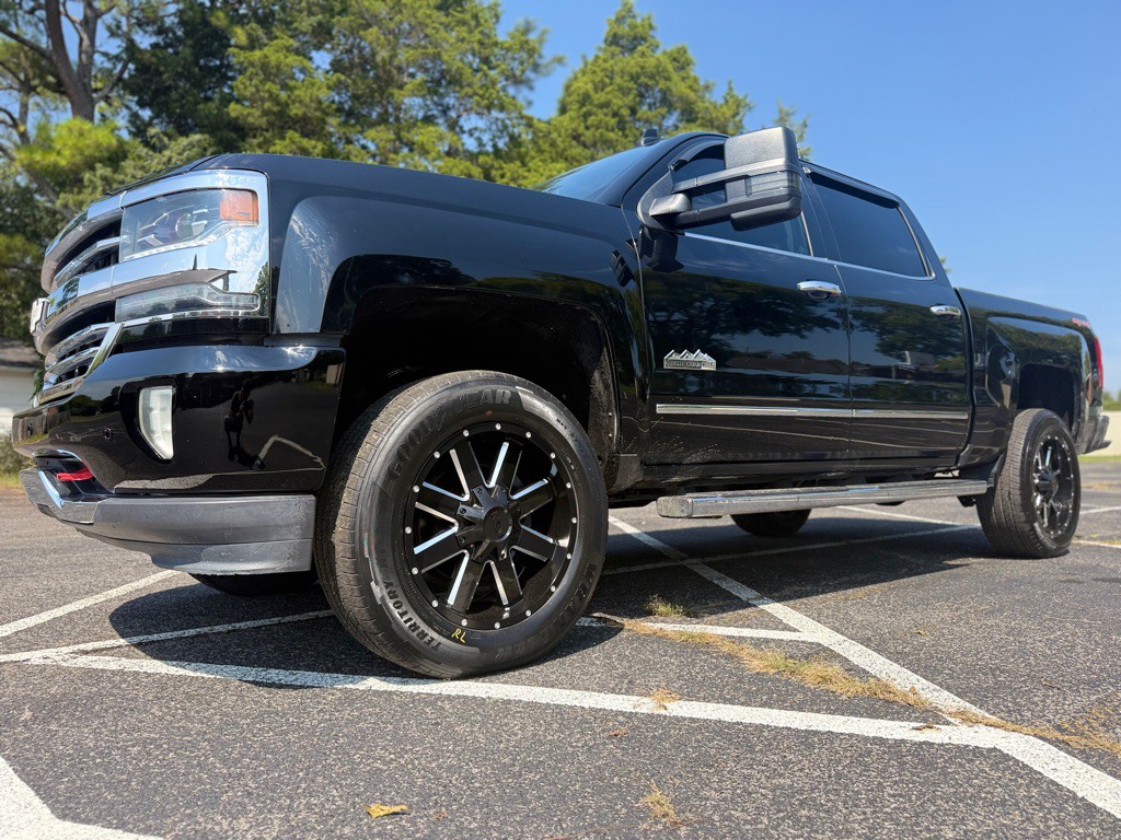 2017 Chevrolet Silverado 1500 Image 1