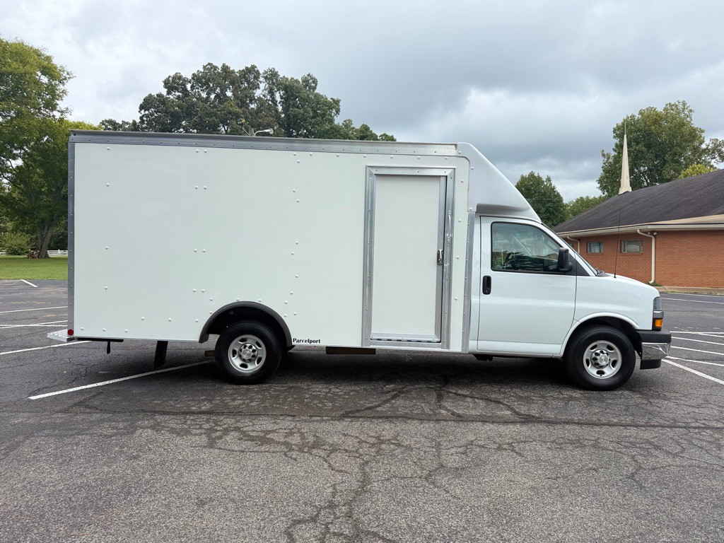 2019 Chevrolet Express Image 4