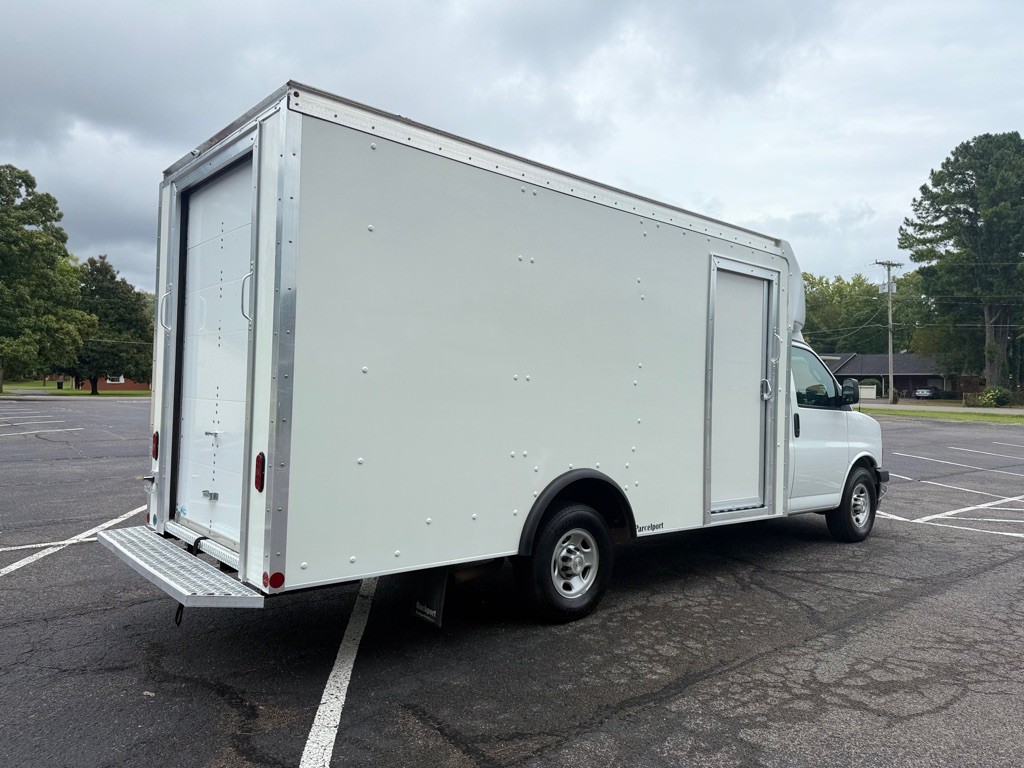 2019 Chevrolet Express Image 5