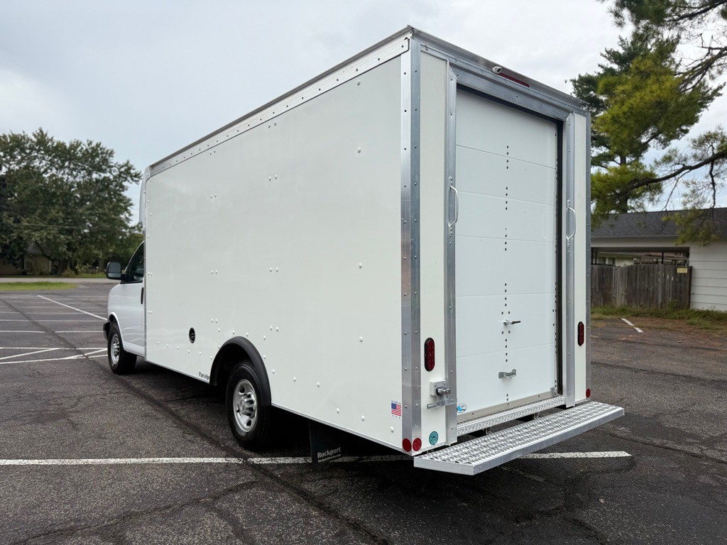 2019 Chevrolet Express Image 11