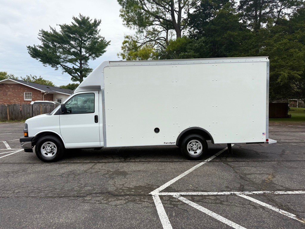 2019 Chevrolet Express Image 12