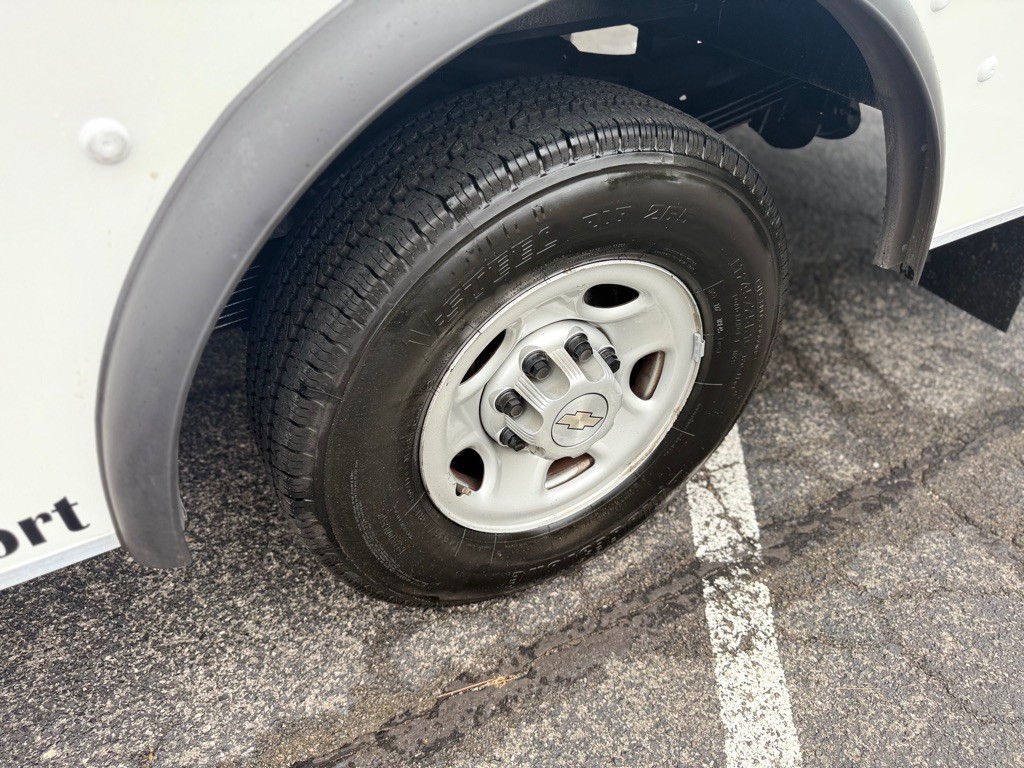 2019 Chevrolet Express Image 13