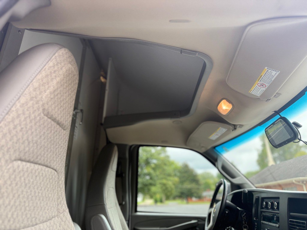 2019 Chevrolet Express Image 17