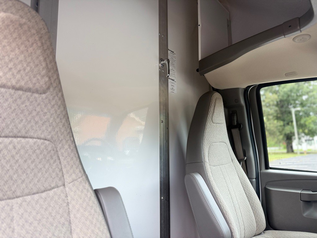 2019 Chevrolet Express Image 18