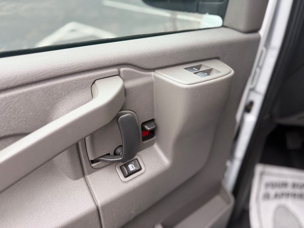 2019 Chevrolet Express Image 20