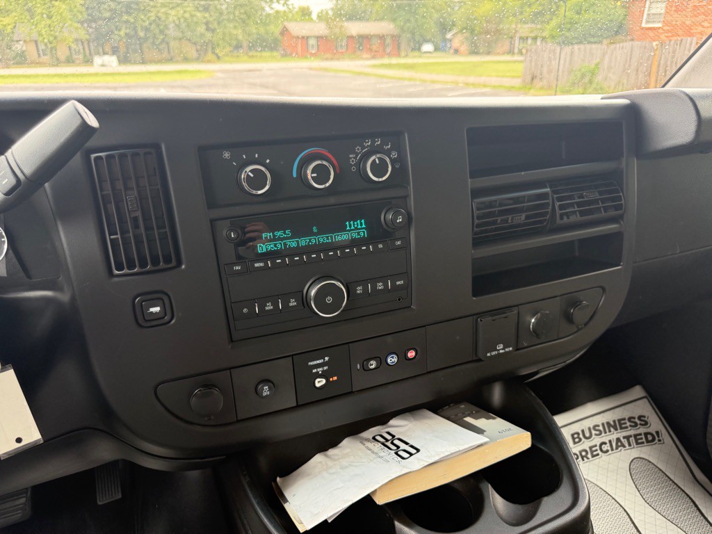 2019 Chevrolet Express Image 22