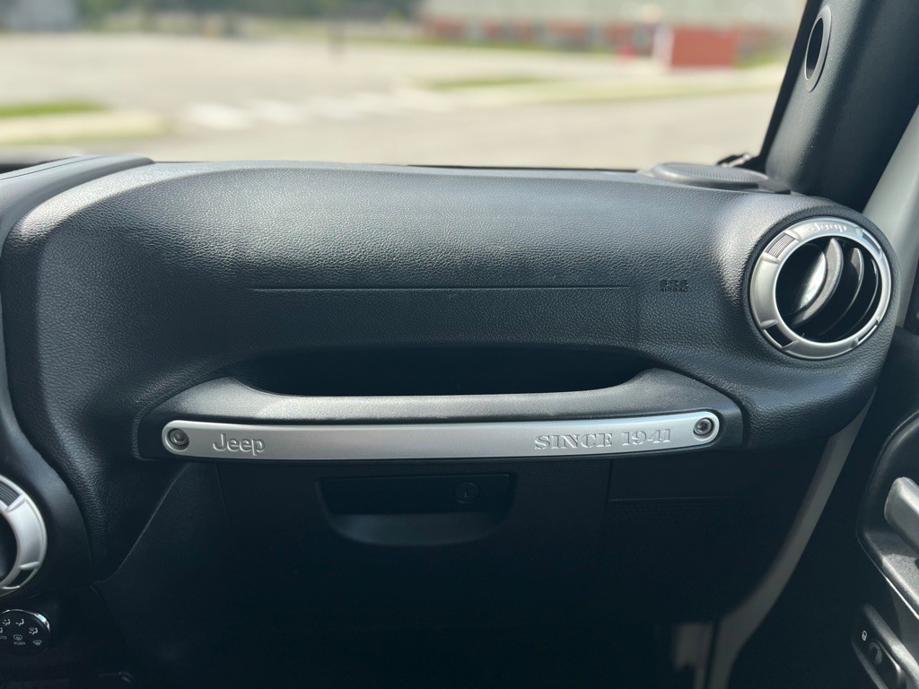 2017 Jeep Wrangler Unlimited Image 25