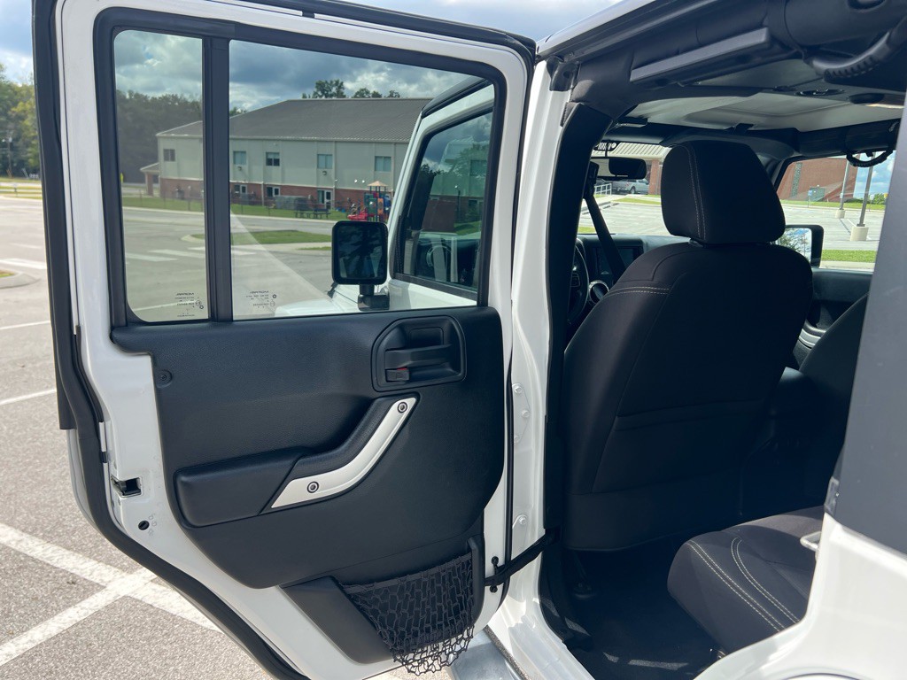 2017 Jeep Wrangler Unlimited Image 30