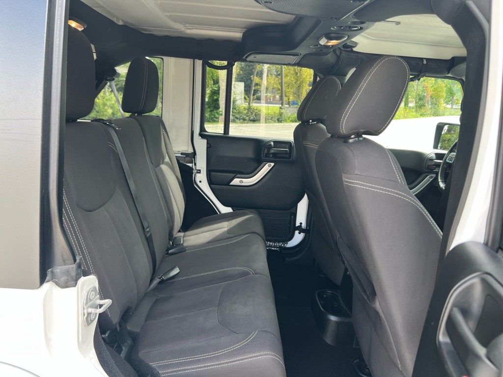 2017 Jeep Wrangler Unlimited Image 37